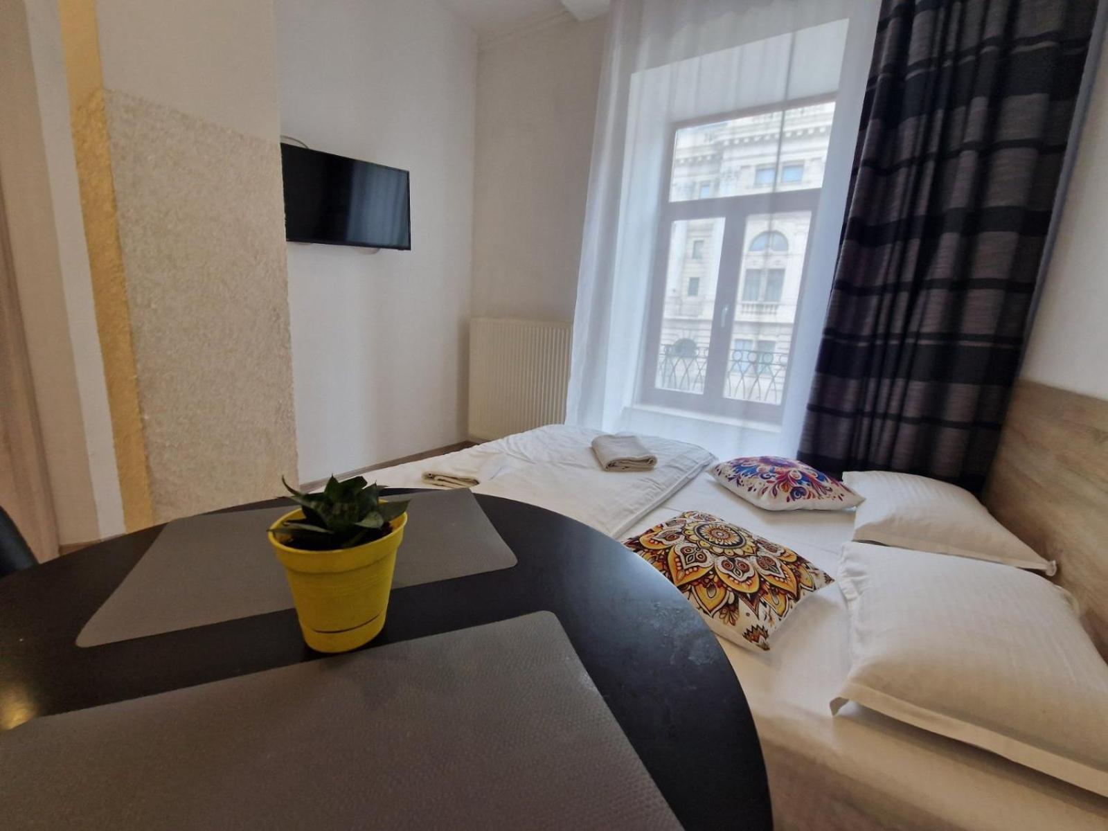 для пари Opera House Apartment